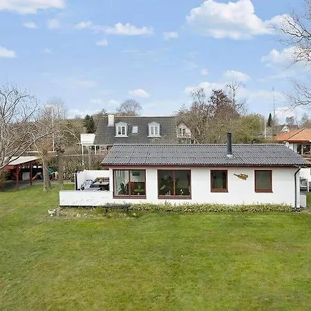 Ae305-aeroskobing-hanses-ager-2 Nyaraló *